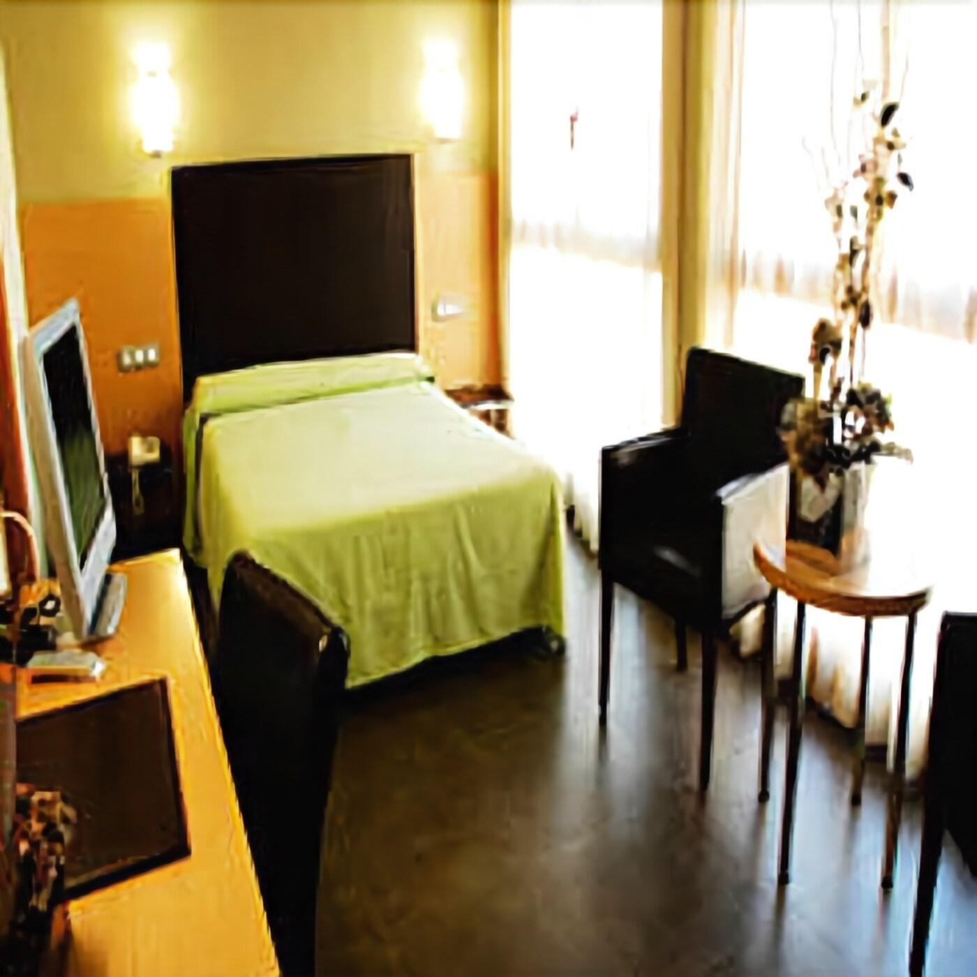 Hotel Pere III El Gran Vilafranca del Penedes Bagian luar foto