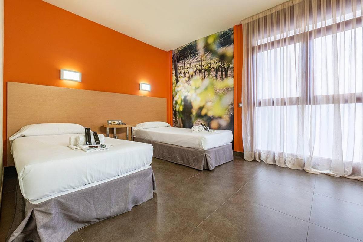 Hotel Pere III El Gran Vilafranca del Penedes Bagian luar foto