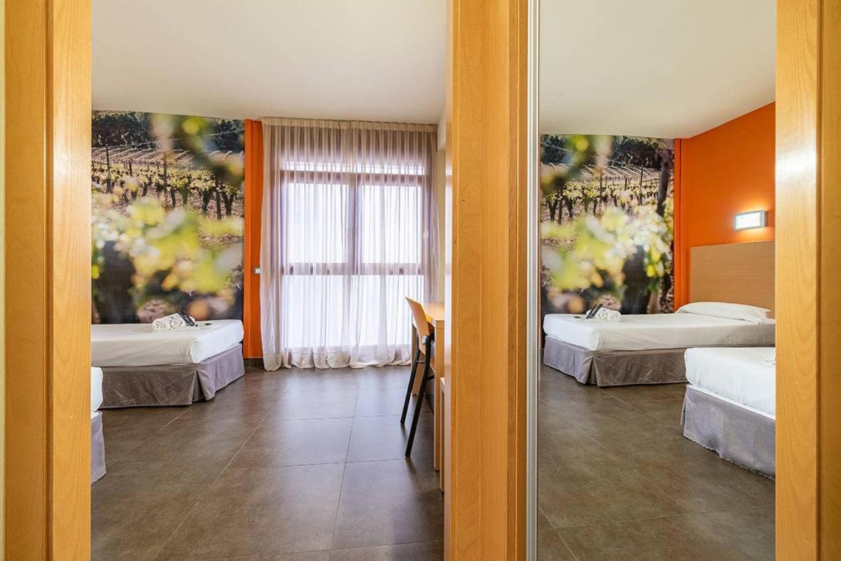 Hotel Pere III El Gran Vilafranca del Penedes Bagian luar foto