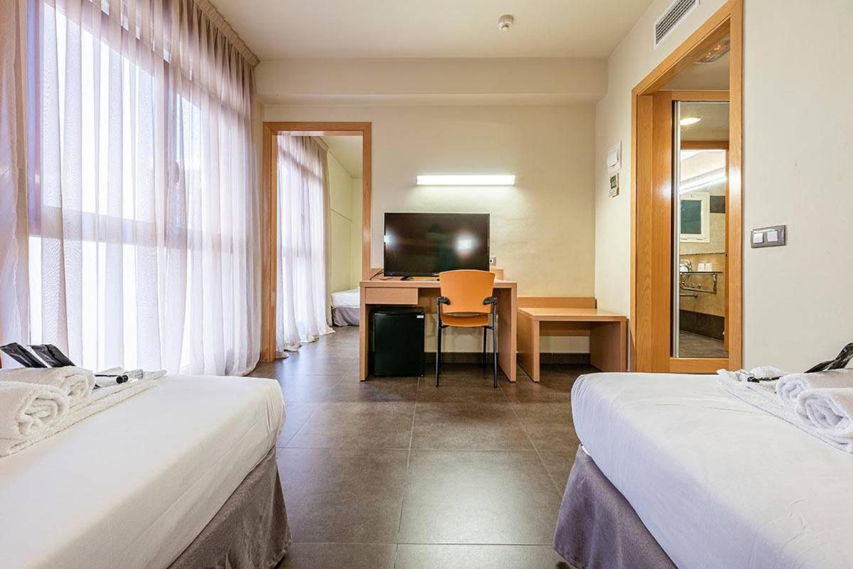 Hotel Pere III El Gran Vilafranca del Penedes Bagian luar foto